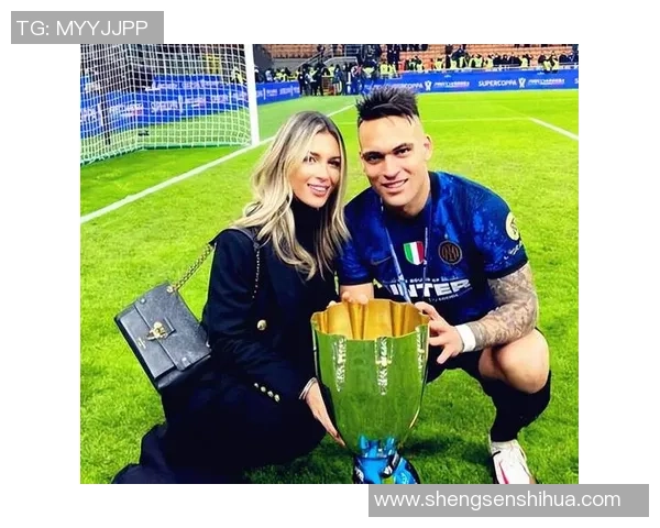 马丁内斯的传奇人生与足球事业的辉煌成就探讨